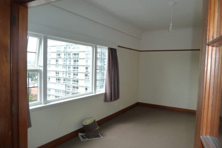Photo of property in Elms Court Flats, 8/367 The Terrace, Te Aro, Wellington, 6011