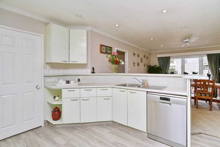 Photo of property in 16 Bridget Lane, Rangiora, 7400