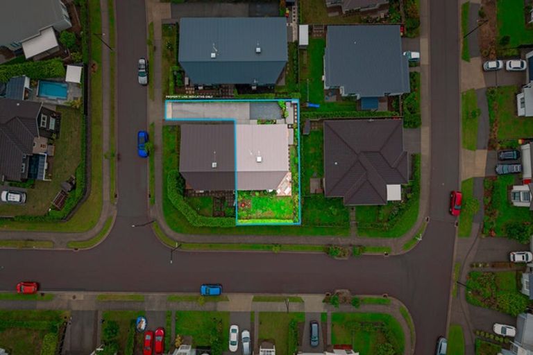 Photo of property in 8 Kuparu Lane, Red Beach, 0932