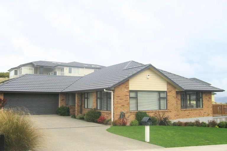 Photo of property in 105 Cypress Drive, Maungaraki, Lower Hutt, 5010
