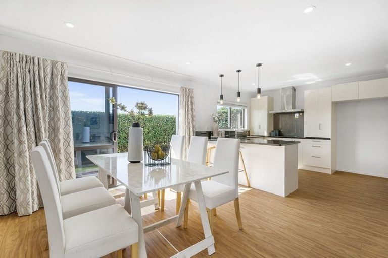 Photo of property in 1a Parkwood Crescent, Gulf Harbour, Whangaparaoa, 0930