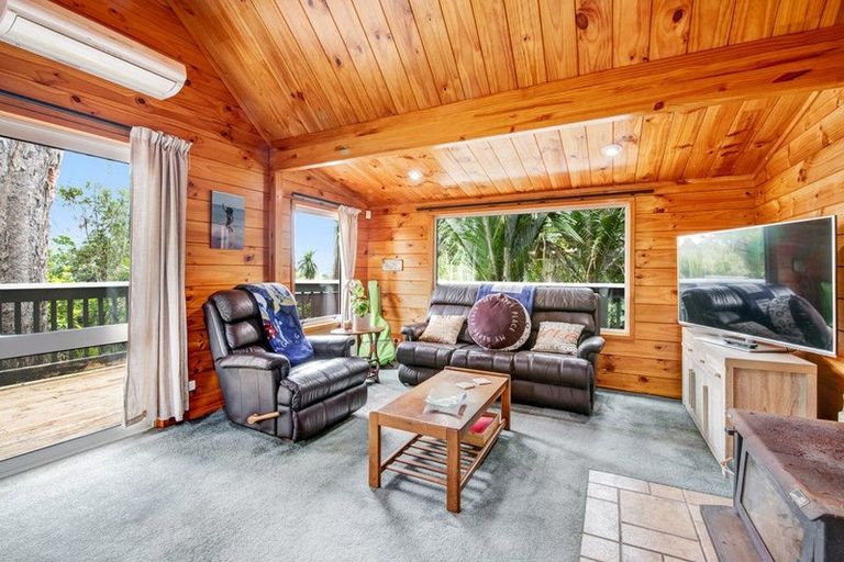 Photo of property in 100 Pemberton Avenue, Bayview, Auckland, 0629