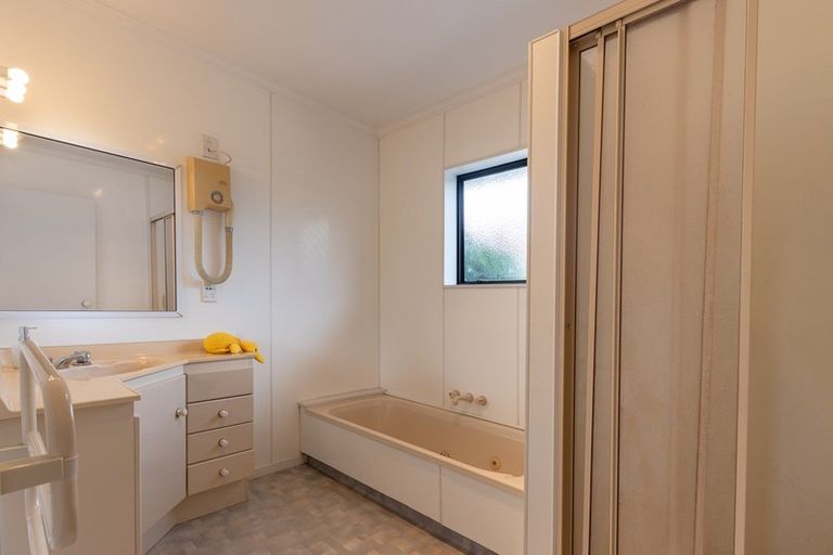 Photo of property in 24 Sheridan Crescent, Leamington, Cambridge, 3432