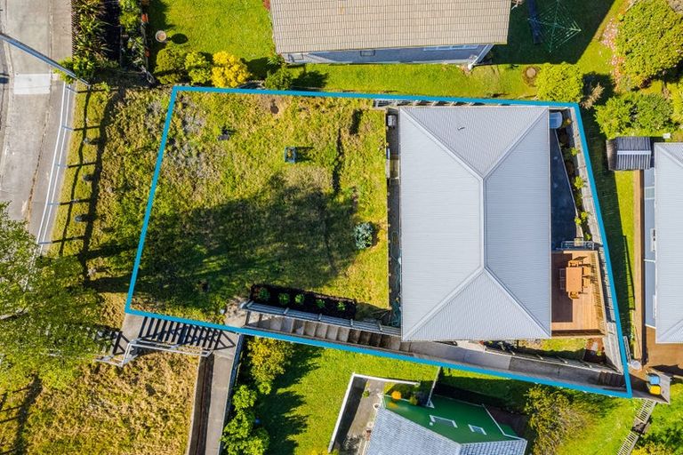 Photo of property in 17a Gloucester Street, Cannons Creek, Porirua, 5024