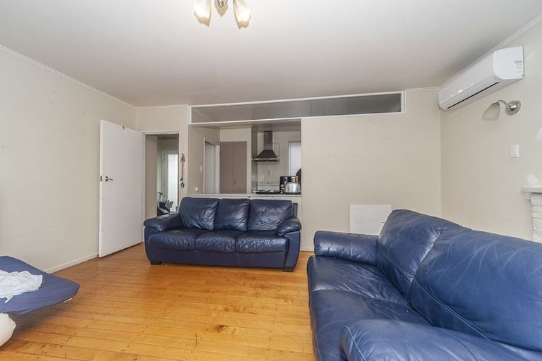 Photo of property in 7/55 Apu Crescent, Lyall Bay, Wellington, 6022