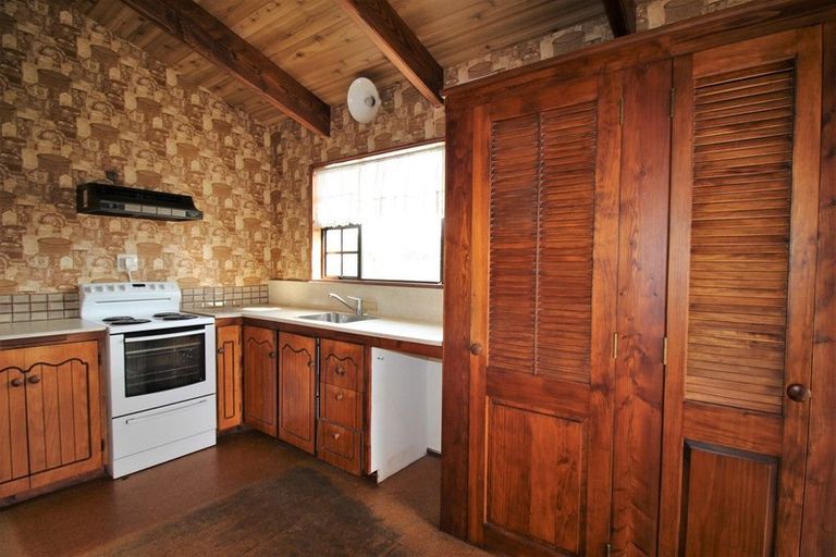 Photo of property in 12 Ashworth Street, Alexandra, 9320