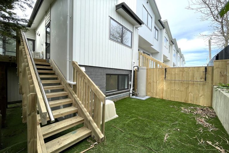 Photo of property in 8/7 Glen Road, Ranui, Auckland, 0612