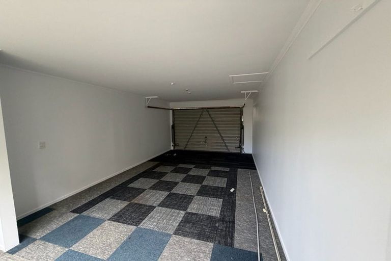 Photo of property in 1 Merville Avenue, Te Atatu South, Auckland, 0610