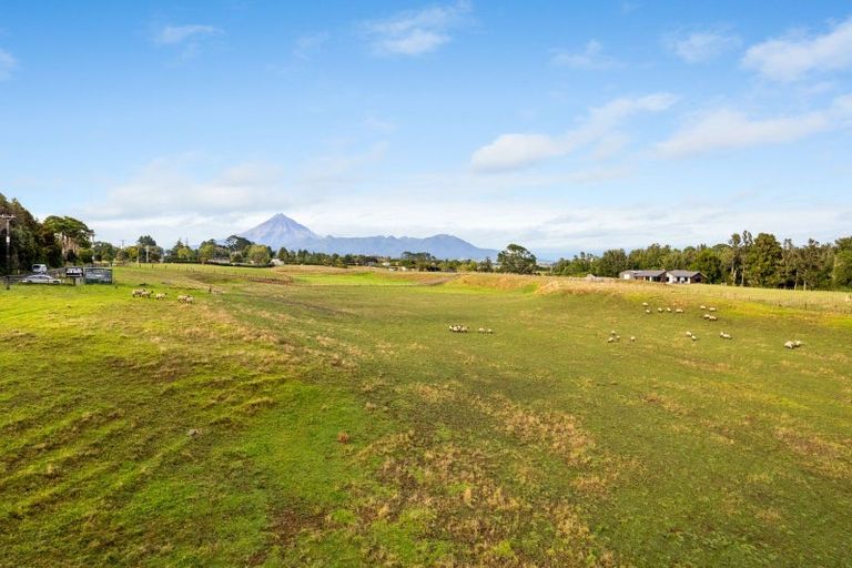 Photo of property in 492 Carrington Road, Hurworth, New Plymouth, 4371