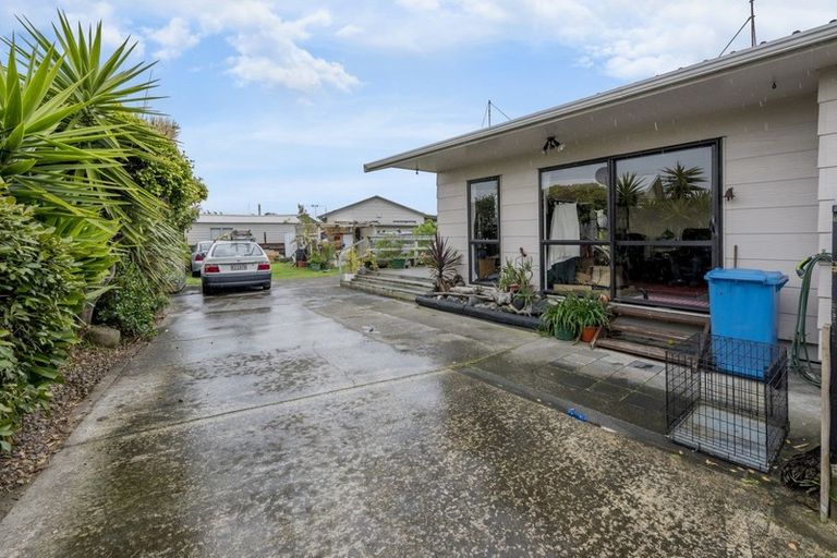 Photo of property in 9 Simcox Street, Otaki Beach, Otaki, 5512