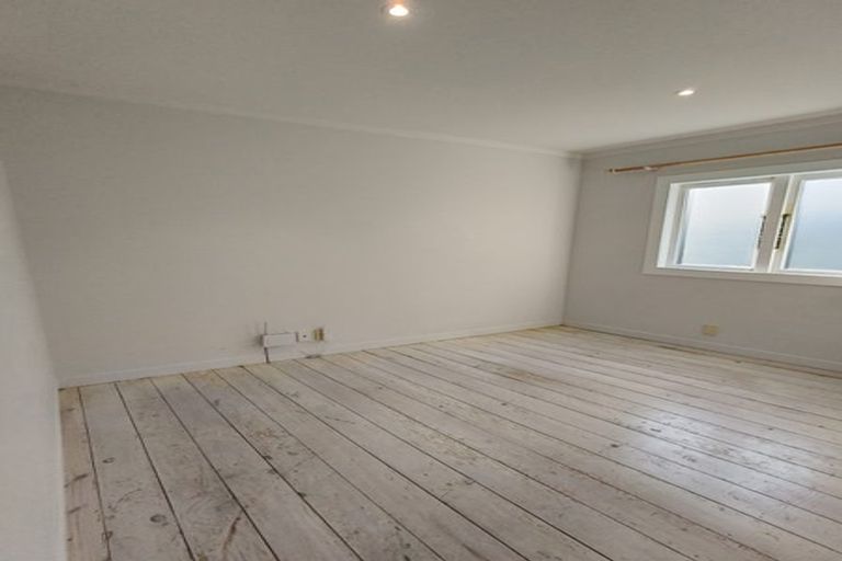 Photo of property in 12 Tindalls Bay Road, Tindalls Beach, Whangaparaoa, 0930