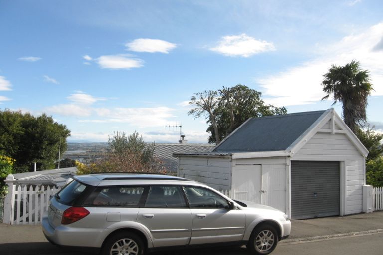Photo of property in 10 Cobden Crescent, Bluff Hill, Napier, 4110