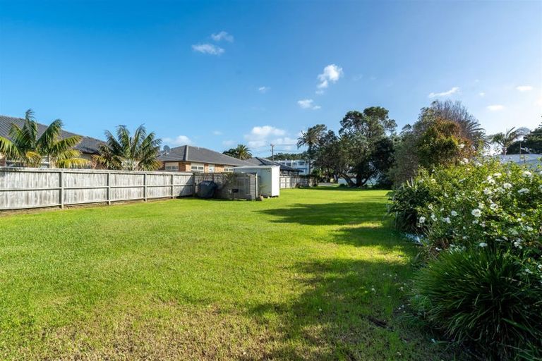 Photo of property in 8 Puriri Avenue, Orewa, 0931