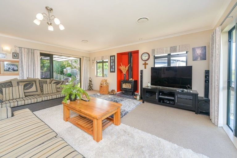 Photo of property in 2 Ranui Place, Feilding, 4702