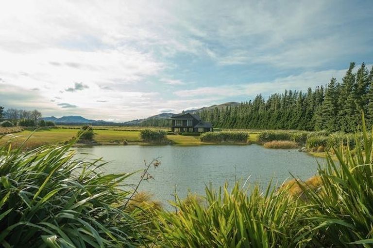 Photo of property in 623 Coleridge Road, Windwhistle, Hororata, 7572