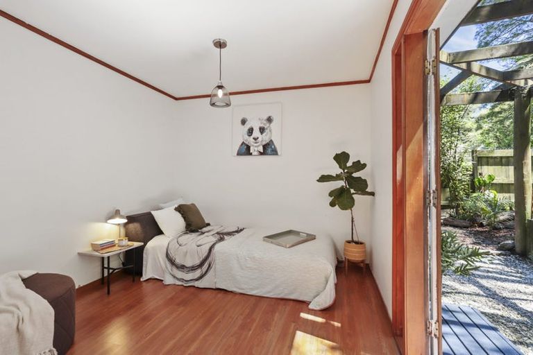 Photo of property in 71 Takahe Road, Titirangi, Auckland, 0604