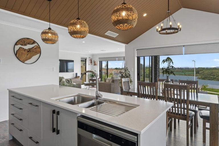 Photo of property in 11 Oyster Place, Omokoroa, 3114