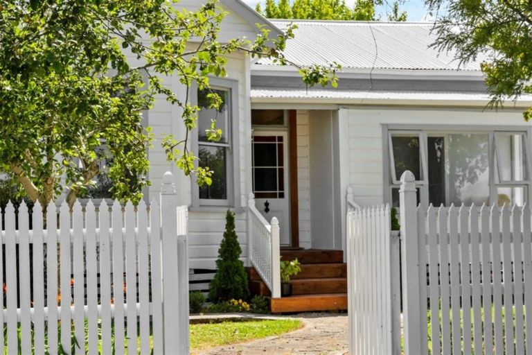 Photo of property in 17 Miranda Street, Stratford, 4332