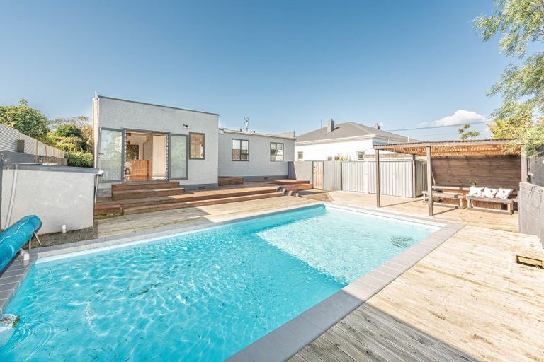 Photo of property in 27 Caius Avenue, Gonville, Whanganui, 4501
