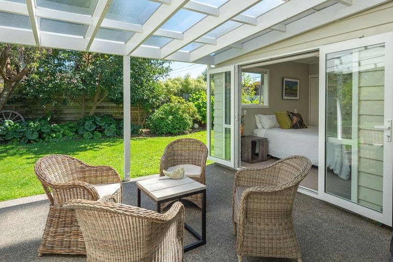 Photo of property in 16 Sunny Glen, Waikanae, 5036