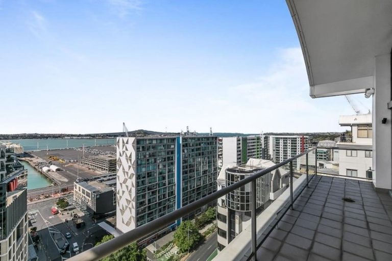 Photo of property in Tower Hill Apartments, 15f/1 Emily Place, Auckland Central, Auckland, 1010