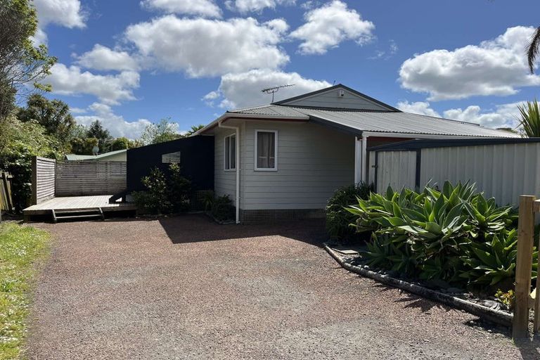 Photo of property in 1/30 Candia Road, Swanson, Auckland, 0614