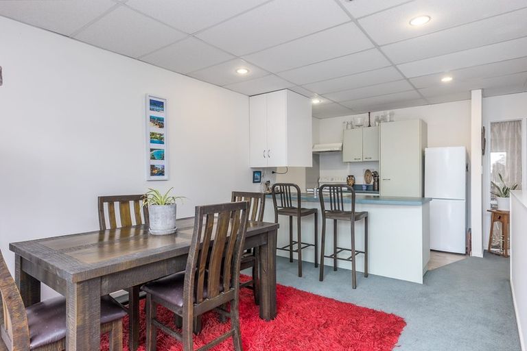 Photo of property in 14/14 Airborne Road, Rosedale, Auckland, 0632