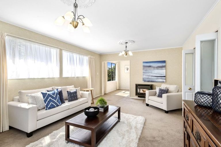 Photo of property in 3 Saint Hildas Glade, Tawa, Wellington, 5028