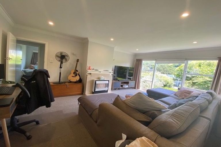 Photo of property in 45 Redwood Avenue, Tawa, Wellington, 5028