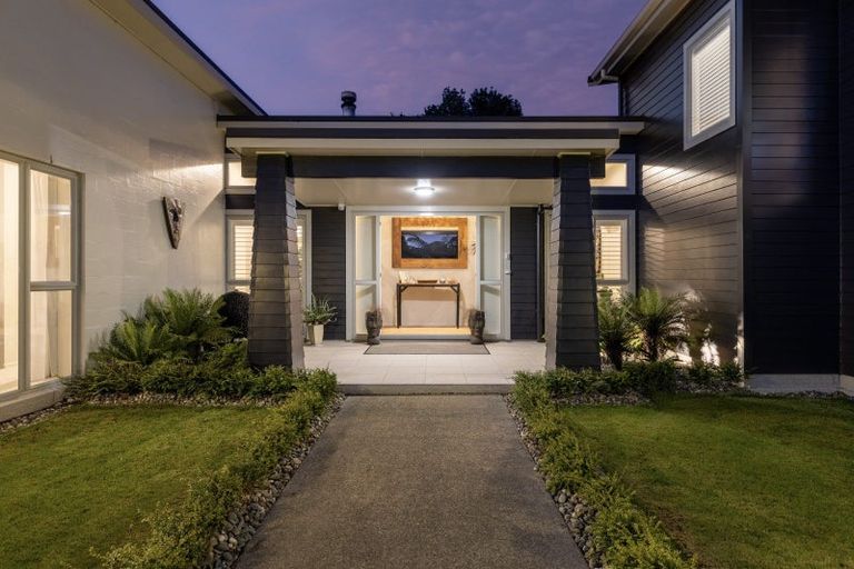 Photo of property in 12 Cotswolds Close, Otamatea, Whanganui, 4500