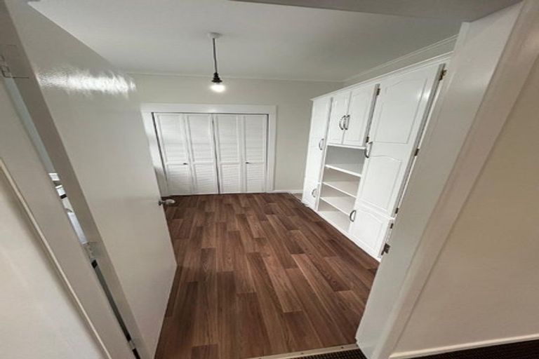 Photo of property in 9 Pohutukawa Street, Woburn, Lower Hutt, 5010