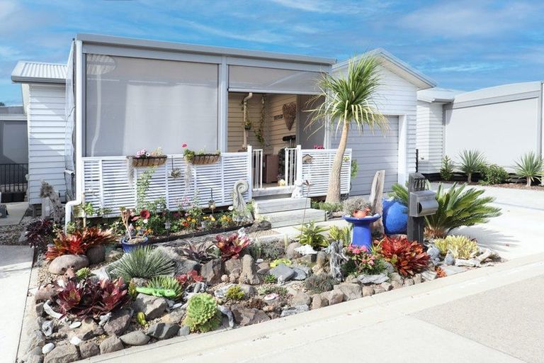 Photo of property in 11 Kamahi Crescent, Papamoa Beach, Papamoa, 3118