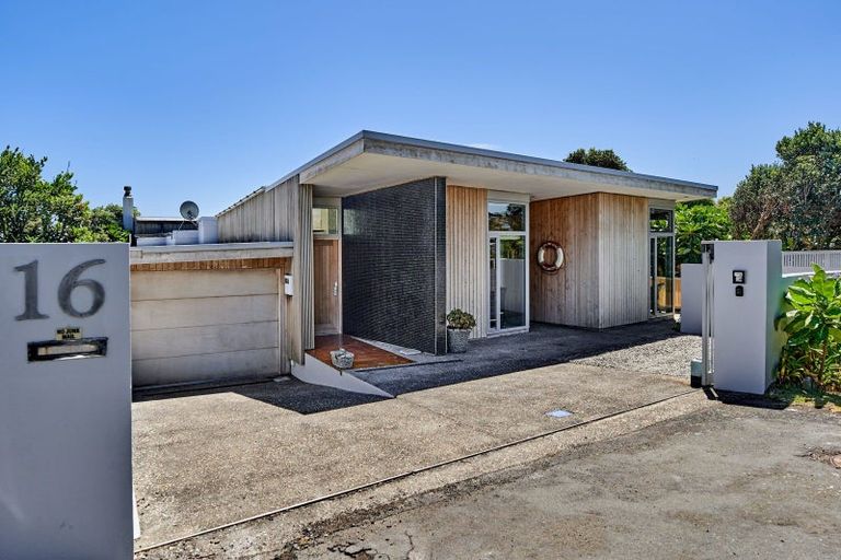 Photo of property in 16 Bothamley Lane, Titahi Bay, Porirua, 5022