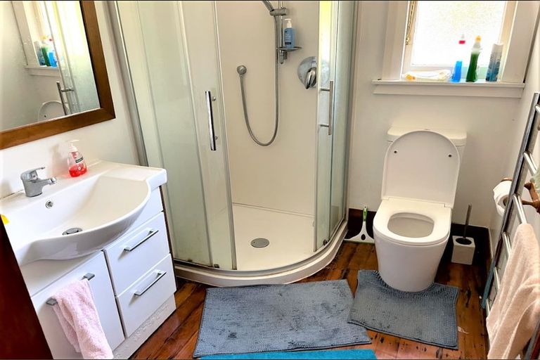 Photo of property in 296 Waiwhetu Road, Fairfield, Lower Hutt, 5011