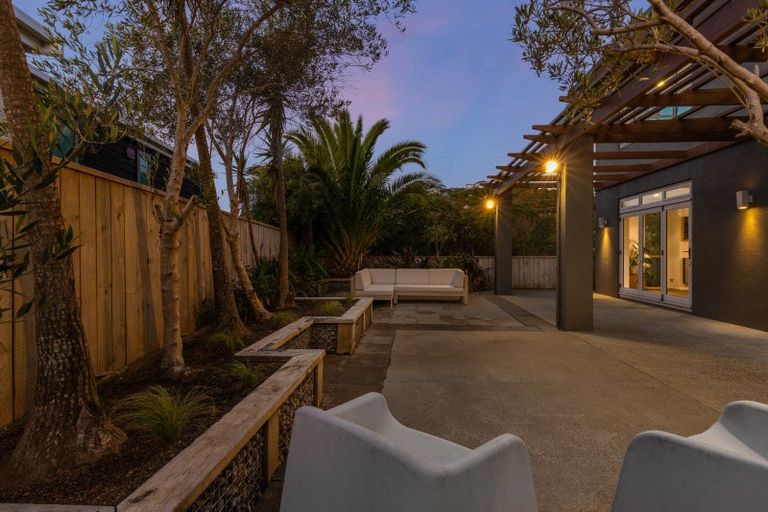 Photo of property in 35 Endeavour Drive, Whitby, Porirua, 5024