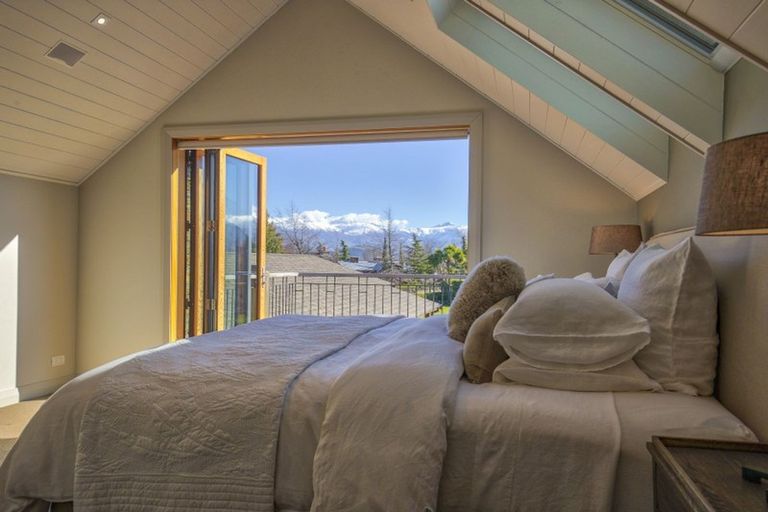 Photo of property in 8 Waimana Place, Wanaka, 9305