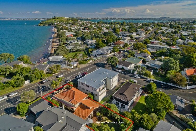 Photo of property in 107 Vauxhall Road, Narrow Neck, Auckland, 0624