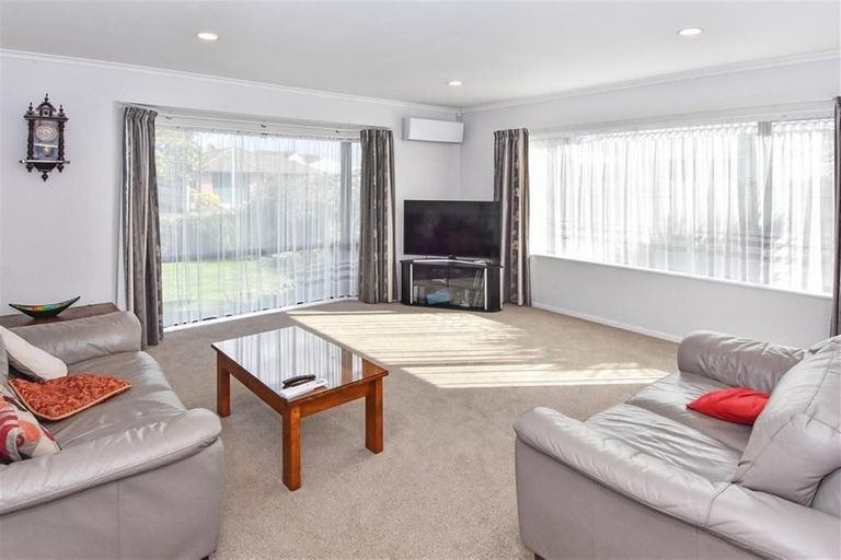 Photo of property in 59 Frank Nobilo Drive, Golflands, Auckland, 2013