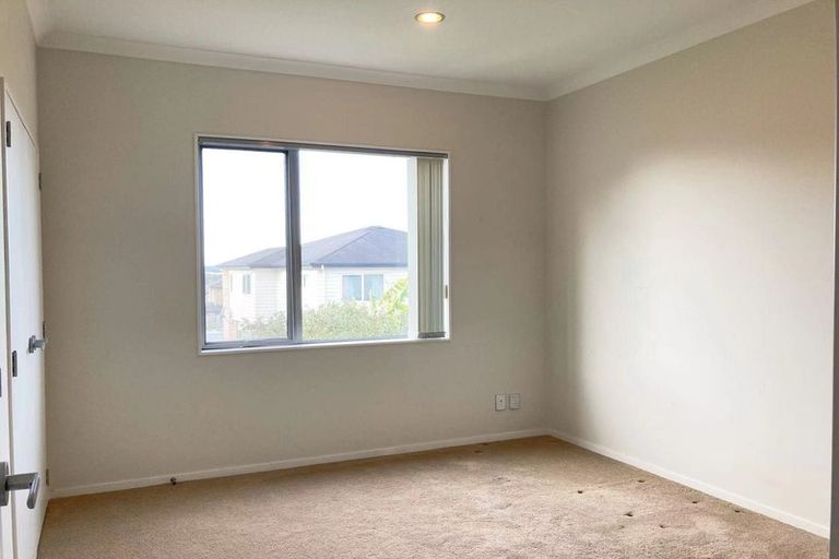 Photo of property in 1 Syrah Crescent, Ranui, Auckland, 0612