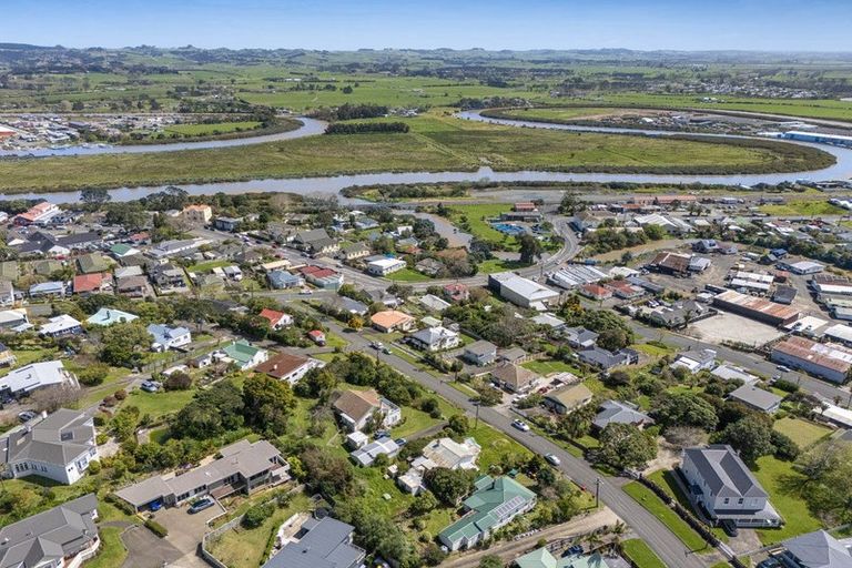 Photo of property in 15 Nelson Street, Helensville, 0800