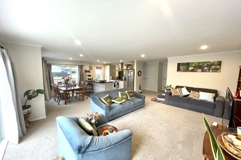 Photo of property in 1359 High Street, Taita, Lower Hutt, 5011