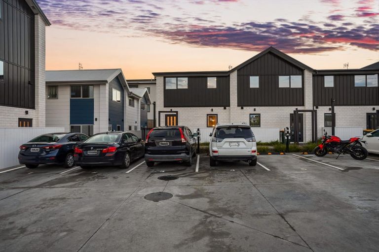 Photo of property in 6/21 Titoki Street, Te Atatu Peninsula, Auckland, 0610