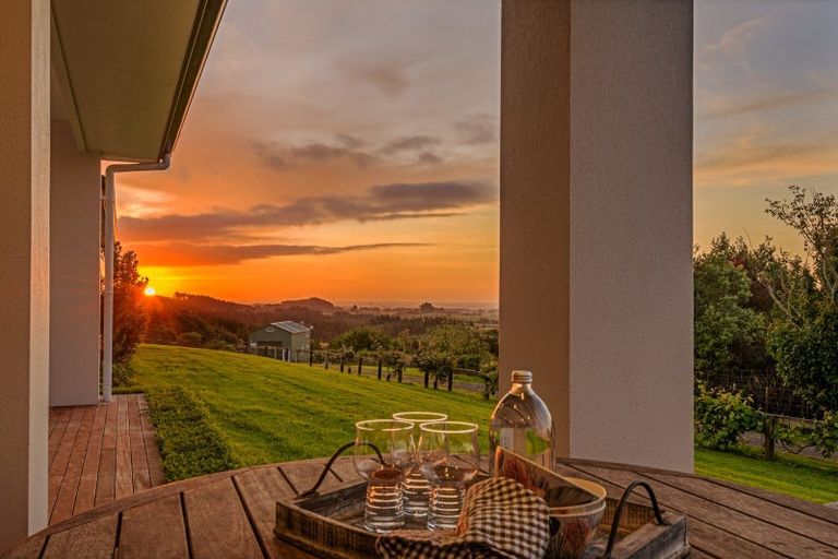 Photo of property in 12 Fleetwood Lane, Turitea, Palmerston North, 4472