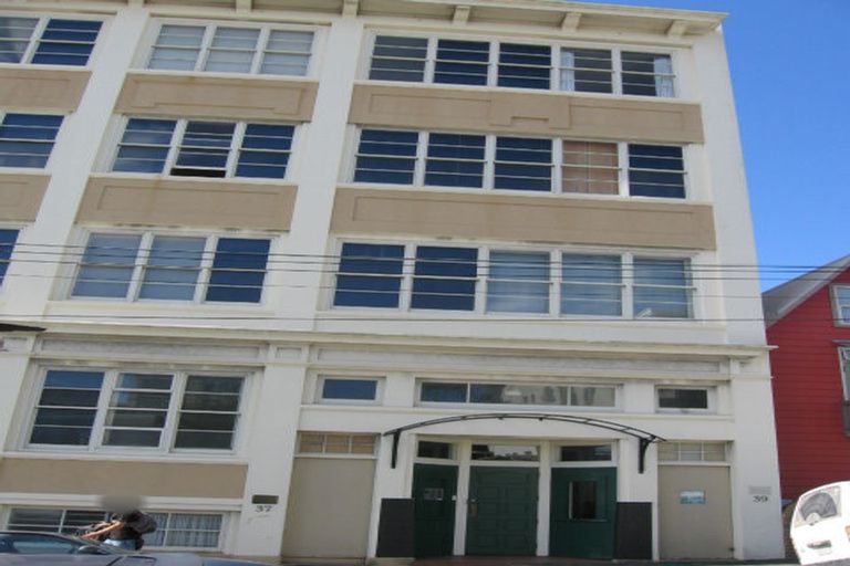 Photo of property in 10/37 Majoribanks Street, Mount Victoria, Wellington, 6011