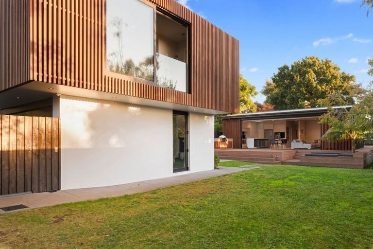 Photo of property in 98 Ferry Parade, Herald Island, Auckland, 0618