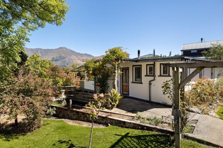 Photo of property in 6 Matai Road, Wanaka, 9305