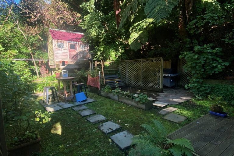 Photo of property in 56 Holloway Road, Aro Valley, Wellington, 6021
