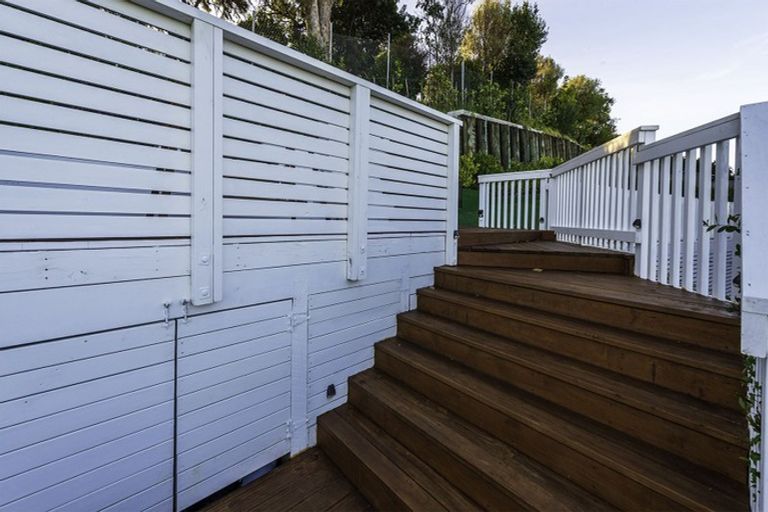 Photo of property in 28 Leburn Crescent, Flat Bush, Auckland, 2016