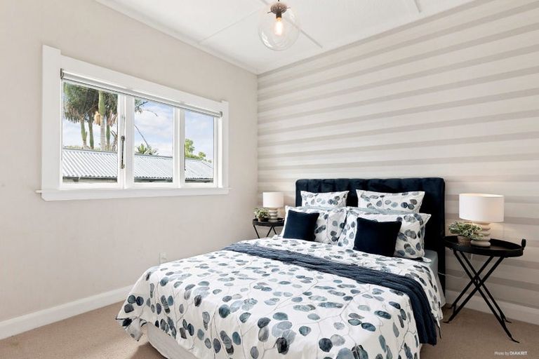 Photo of property in 20 Alberta Street, Point Chevalier, Auckland, 1022