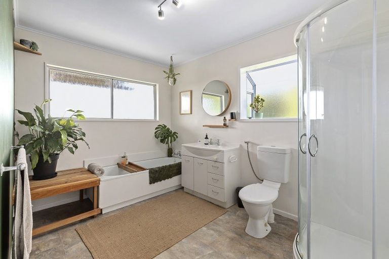 Photo of property in 2/10 Downing Street, Crofton Downs, Wellington, 6035